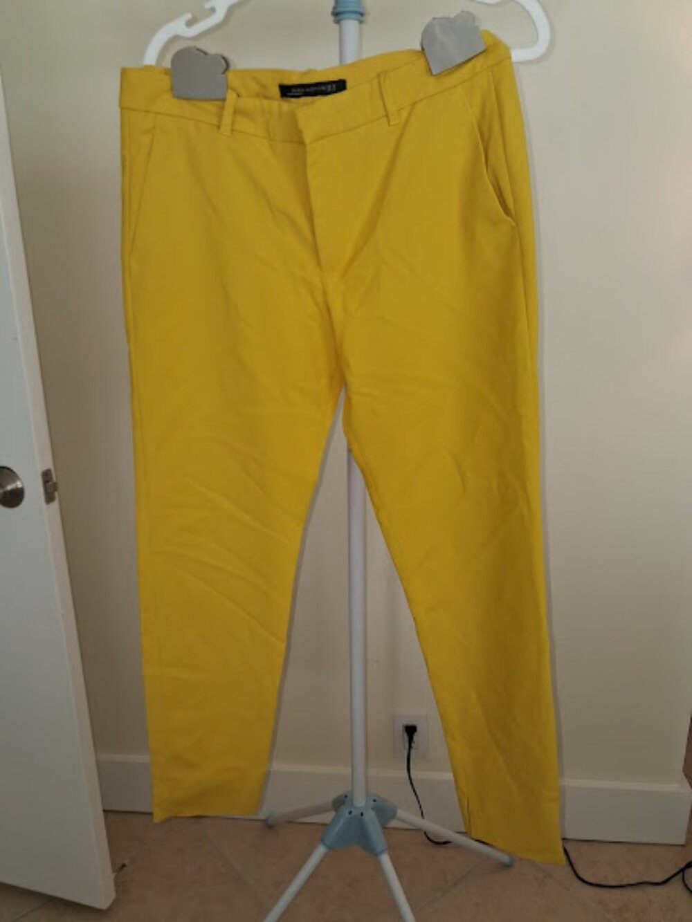 Zara Women’s Yellow Ankle Skinny Chinos Size 6